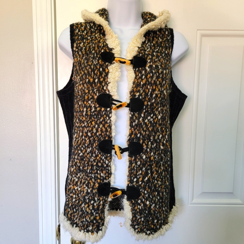 Curio Anthropologie Hooded Fleece Ribbed Knit Sweater Vest Wooden Toggle Size M